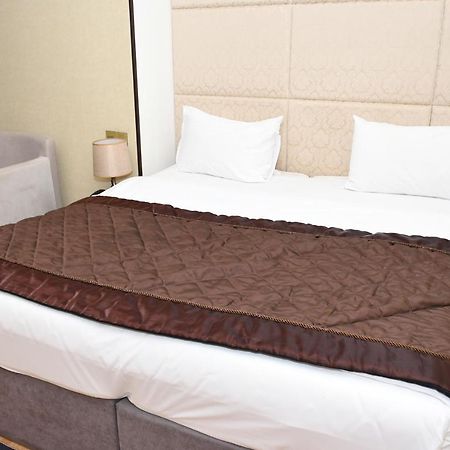 Square Baku Hotel ภายนอก รูปภาพ