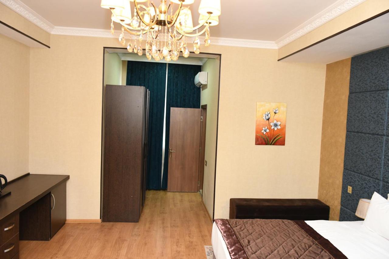 Square Baku Hotel ภายนอก รูปภาพ