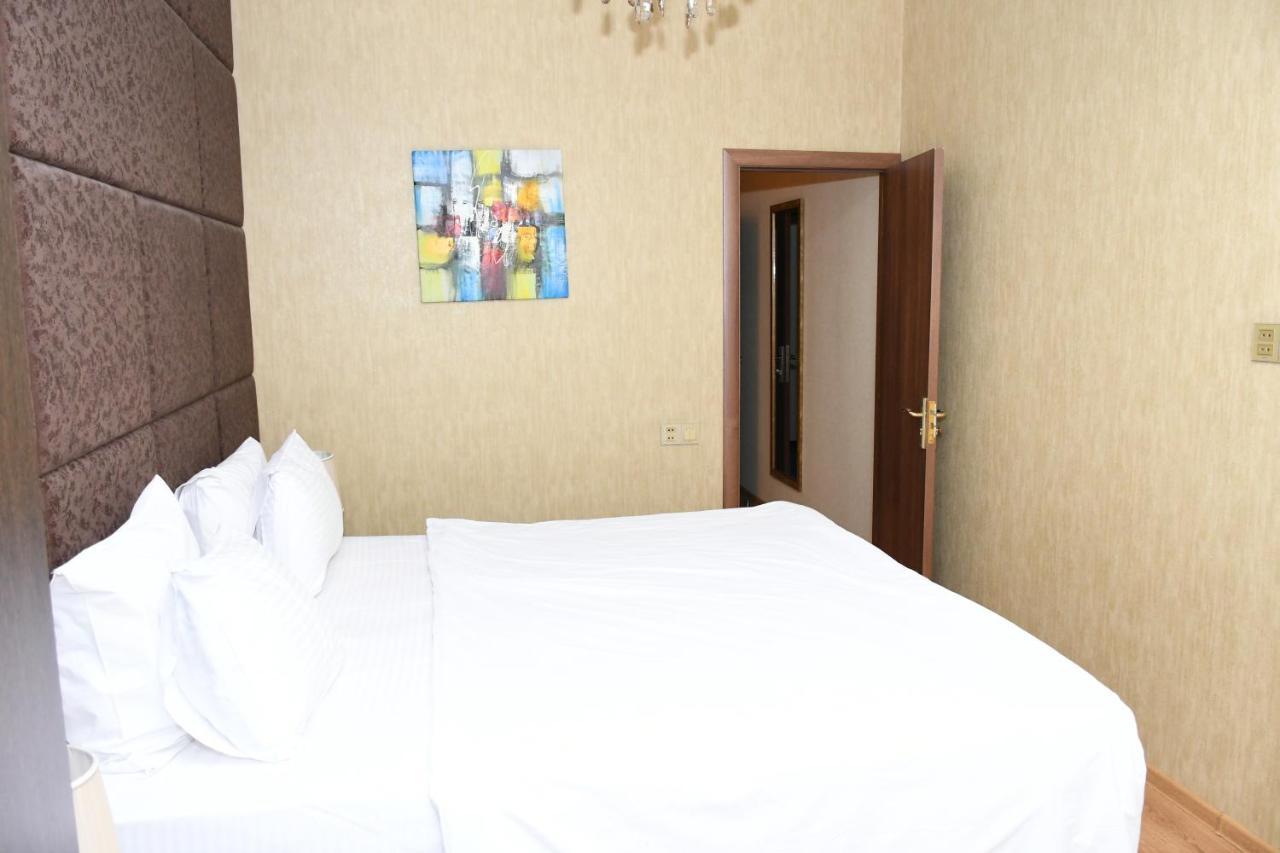 Square Baku Hotel ภายนอก รูปภาพ
