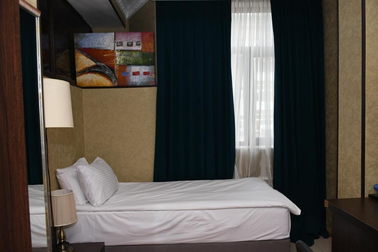 Square Baku Hotel ภายนอก รูปภาพ