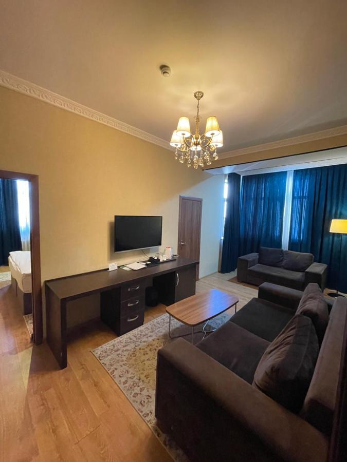 Square Baku Hotel ภายนอก รูปภาพ