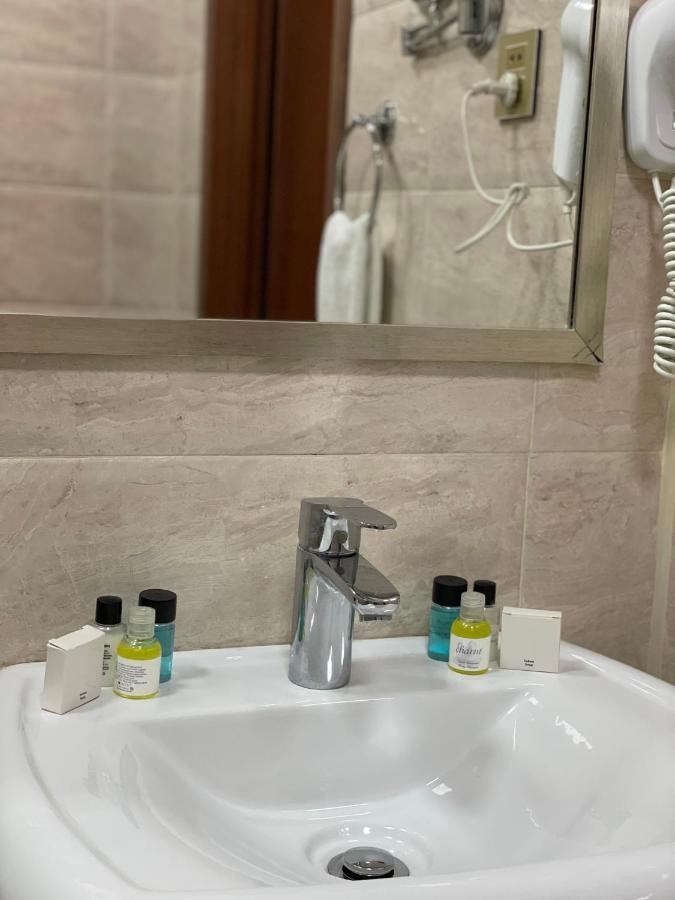 Square Baku Hotel ภายนอก รูปภาพ