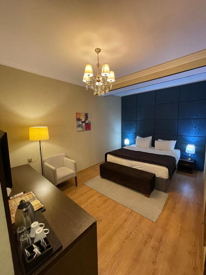 Square Baku Hotel ภายนอก รูปภาพ