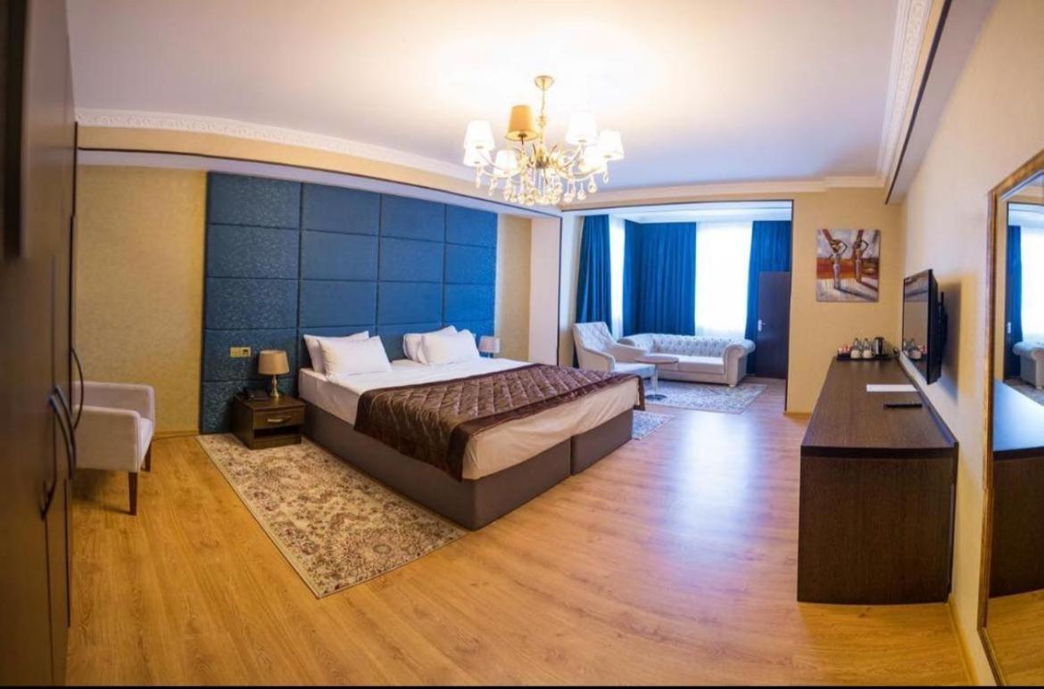 Square Baku Hotel ภายนอก รูปภาพ