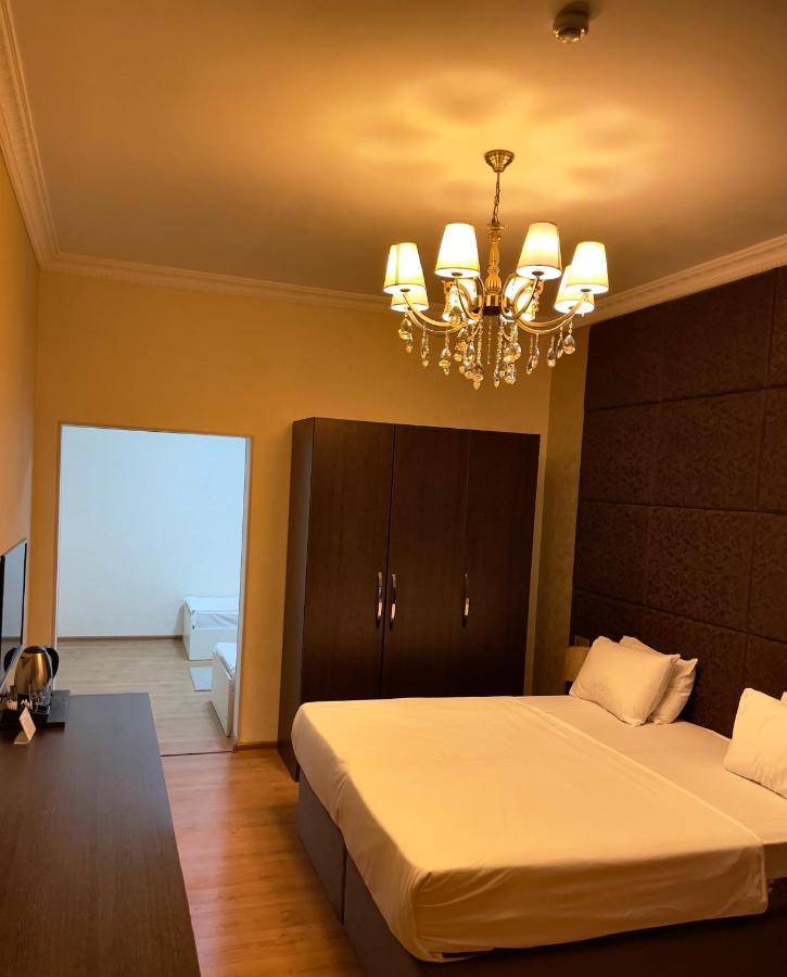 Square Baku Hotel ภายนอก รูปภาพ
